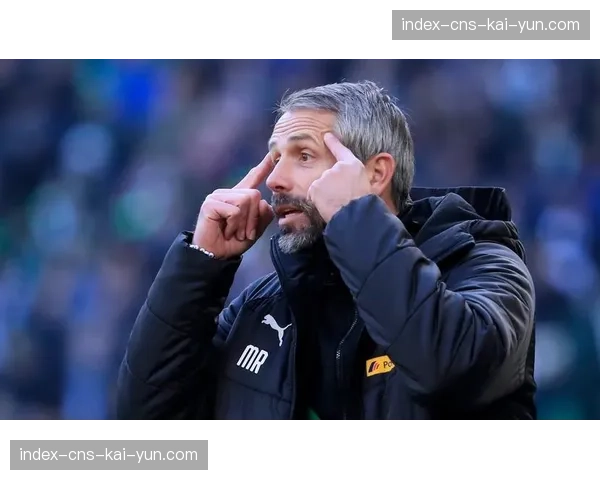 关键瞬间：门兴格拉德巴赫门将出击化解单刀，本次防守始于中圈成功拦截