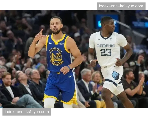 特写:斯蒂芬·库里在勇士告别战中命中第3600记三分 特写:斯蒂芬·库里在勇士告别战中命中第3600记三分